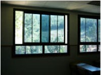 Ventanas con lámina de control solar